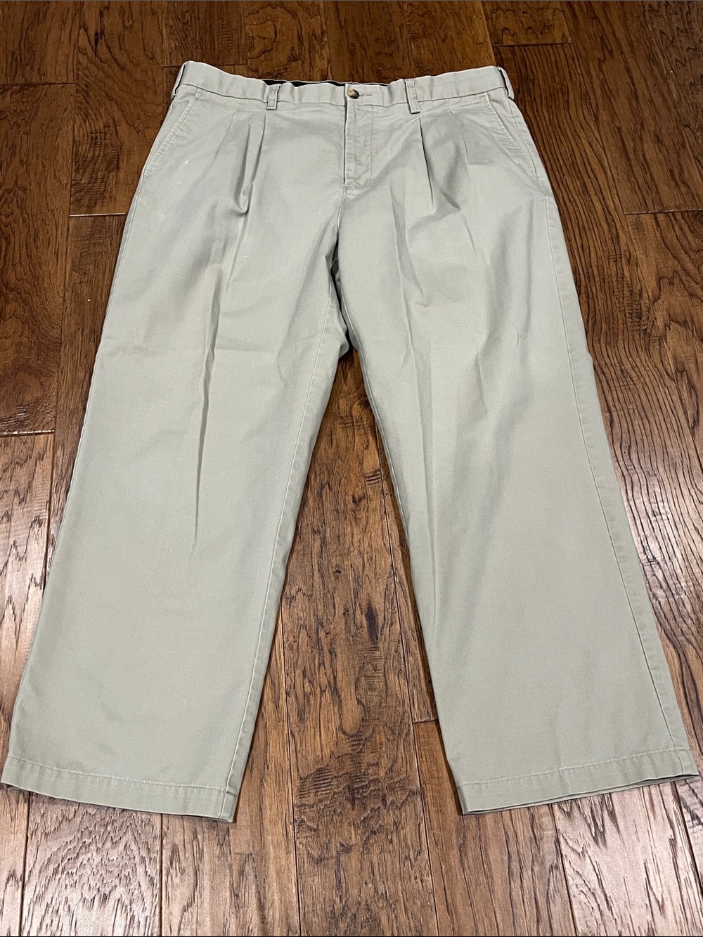 Croft & Barrow Men's Pleated Chinos - Khakis